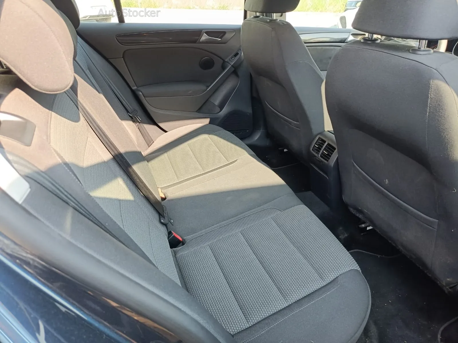 Volkswagen Golf (2011) 11