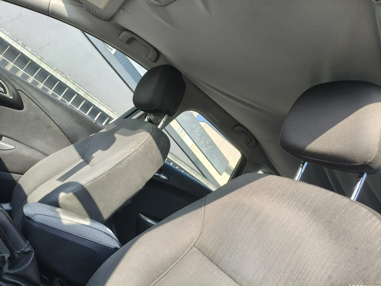 Opel Astra (2011) 10
