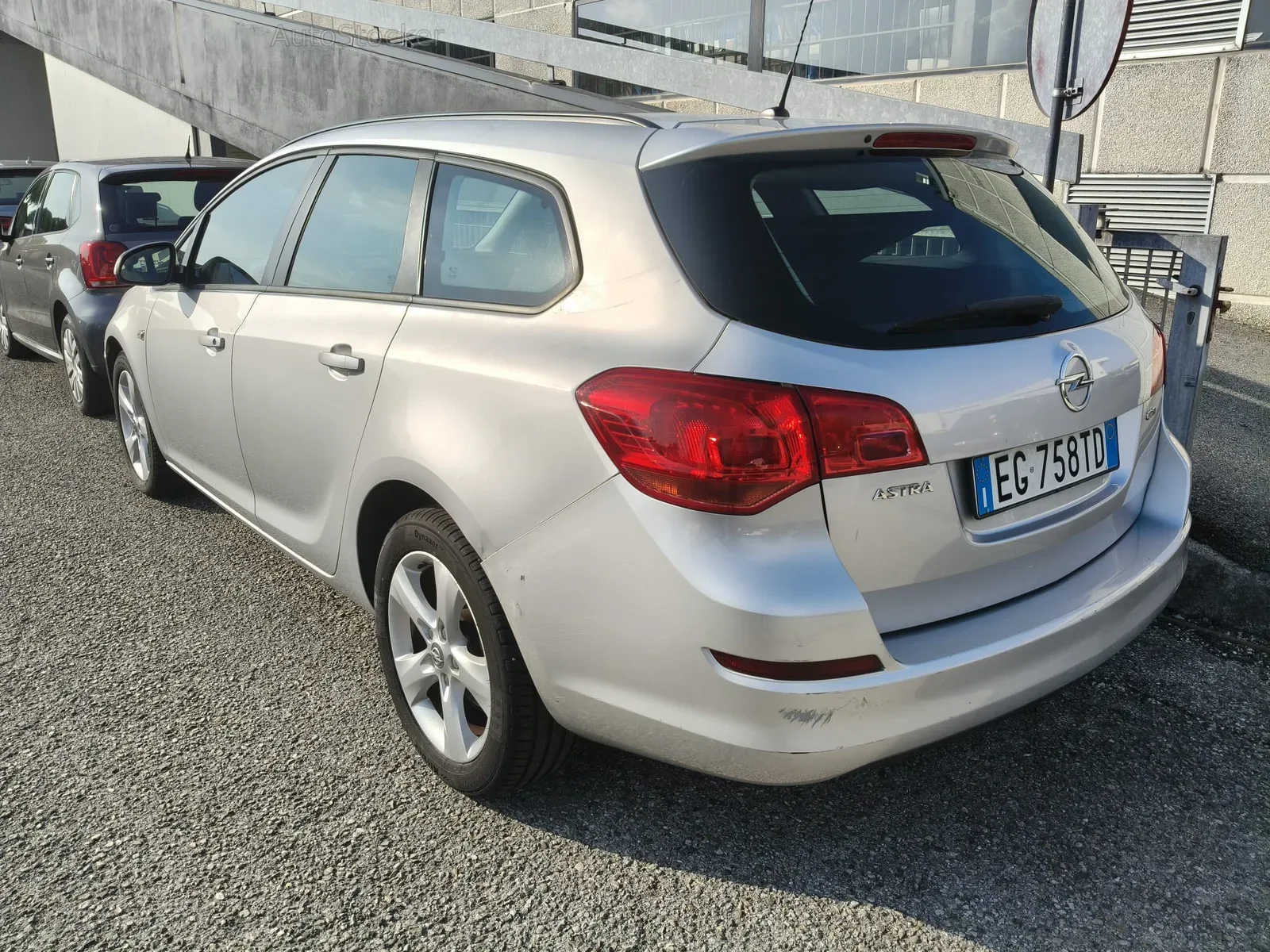 Opel Astra (2011) 3