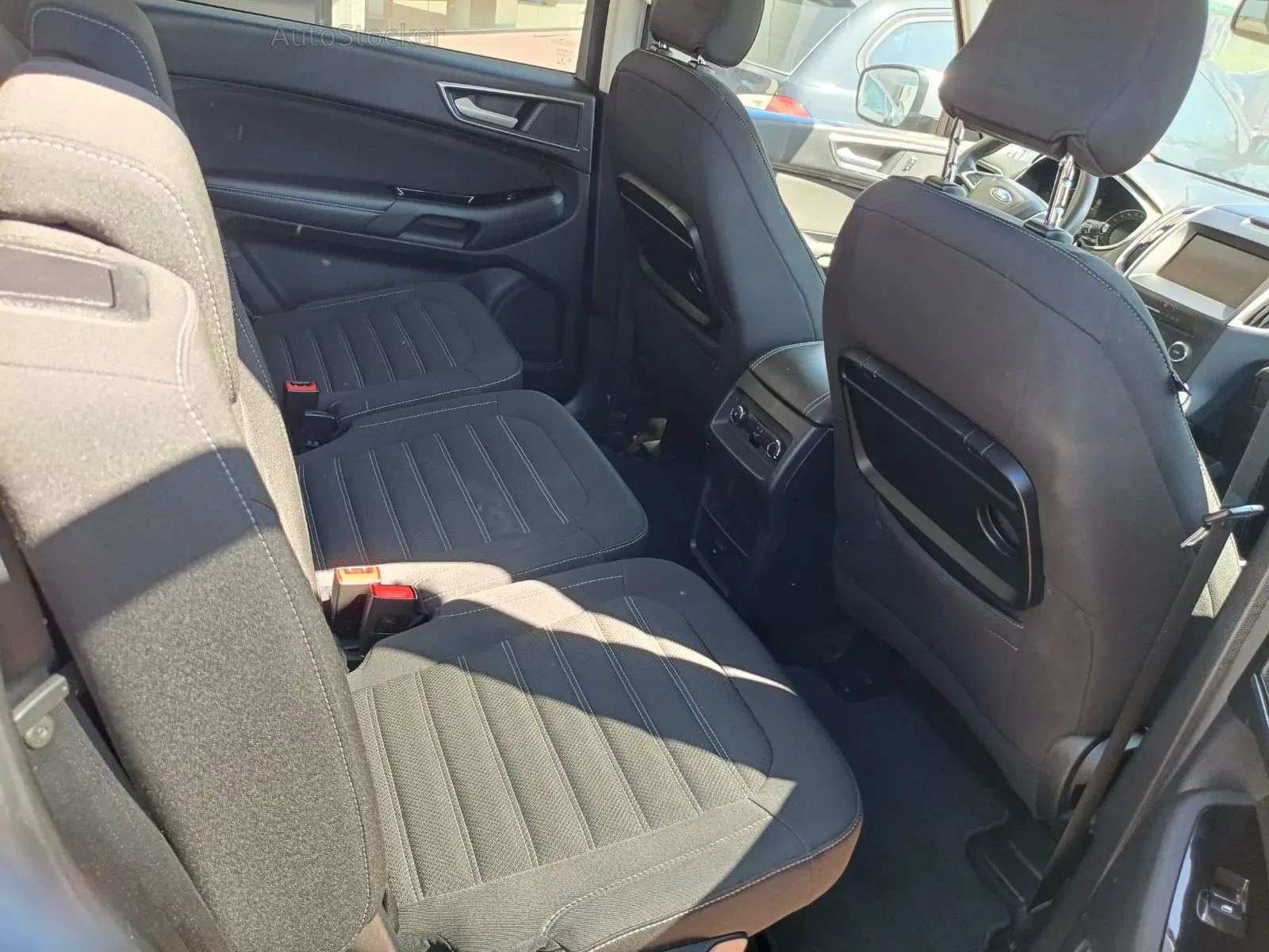 Ford Galaxy (2017) 10