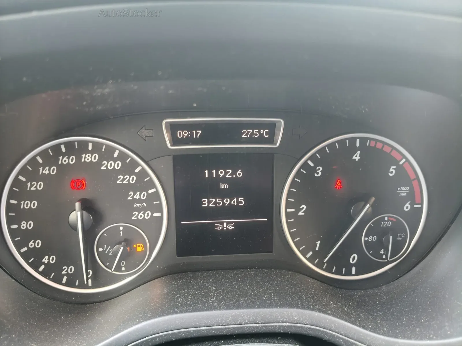 Mercedes-Benz B 180cdi (2012) 14