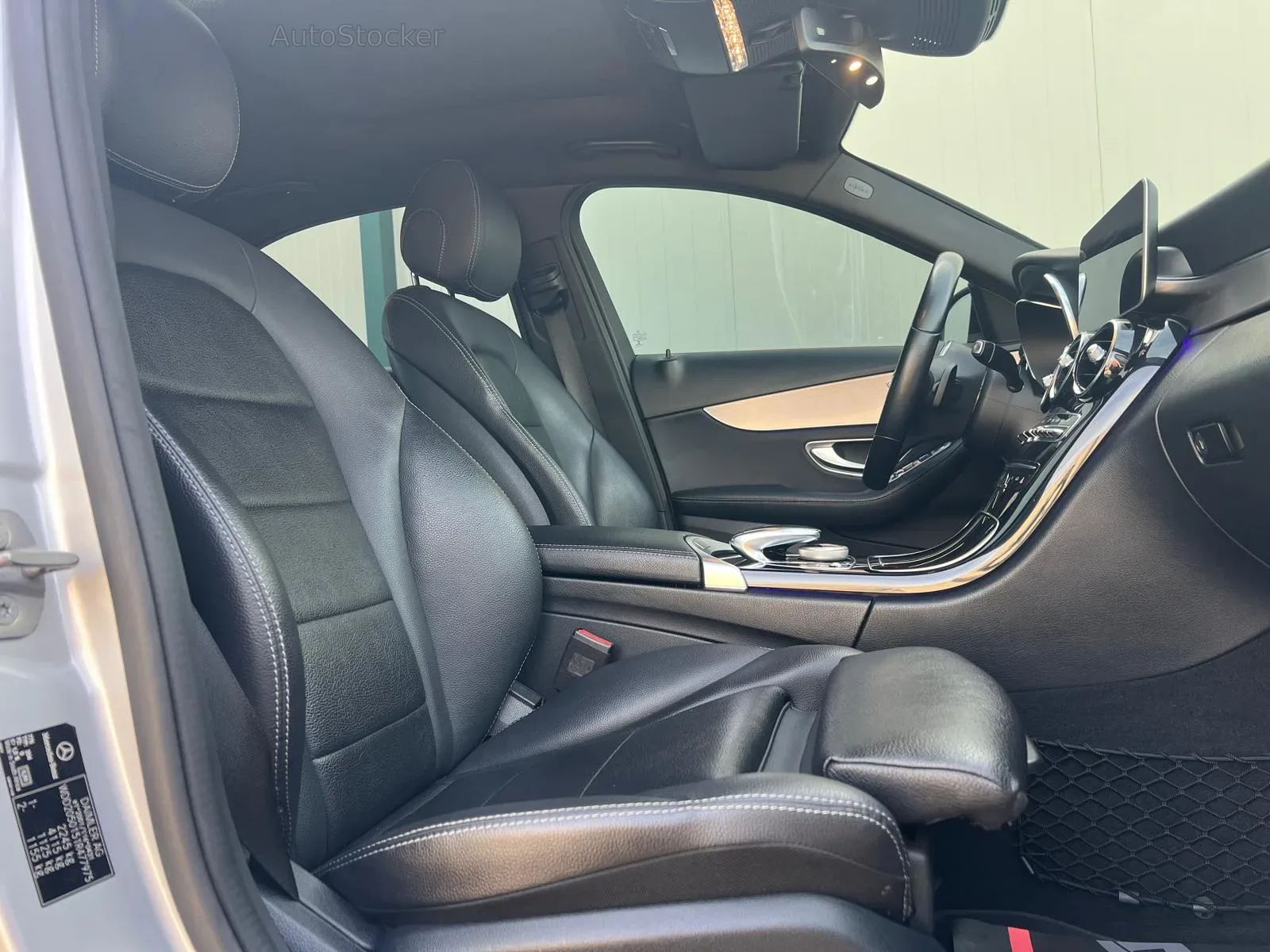Mercedes-Benz C-Class (2019) 13