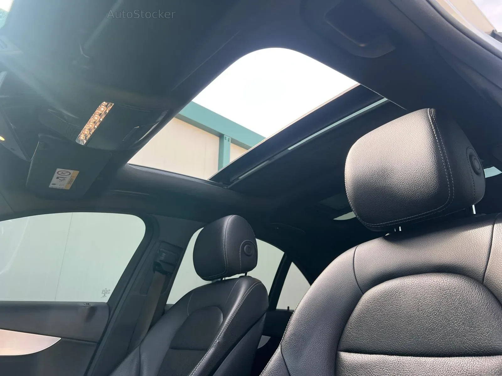 Mercedes-Benz C-Class (2019) 15