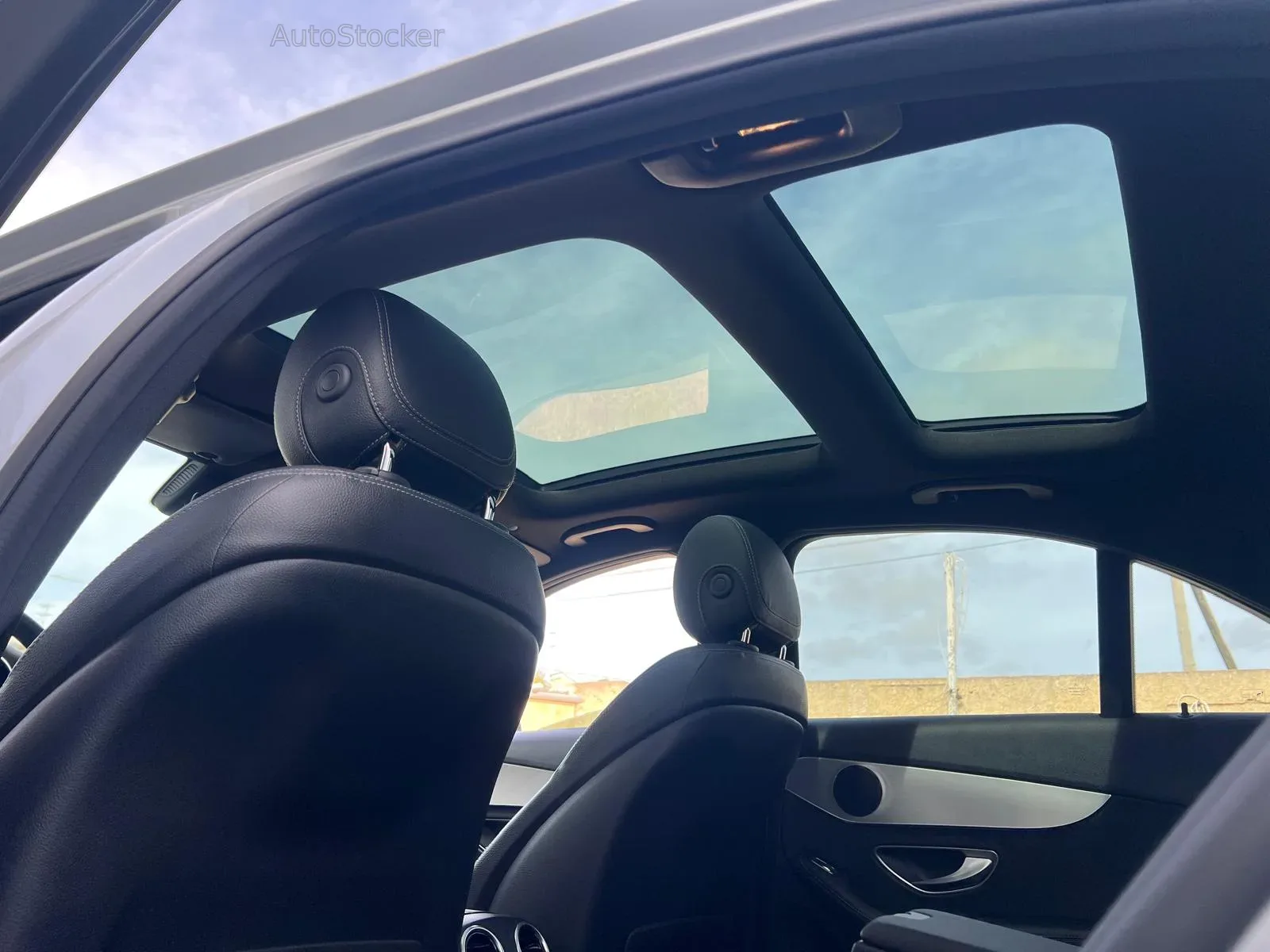 Mercedes-Benz C-Class (2019) 16