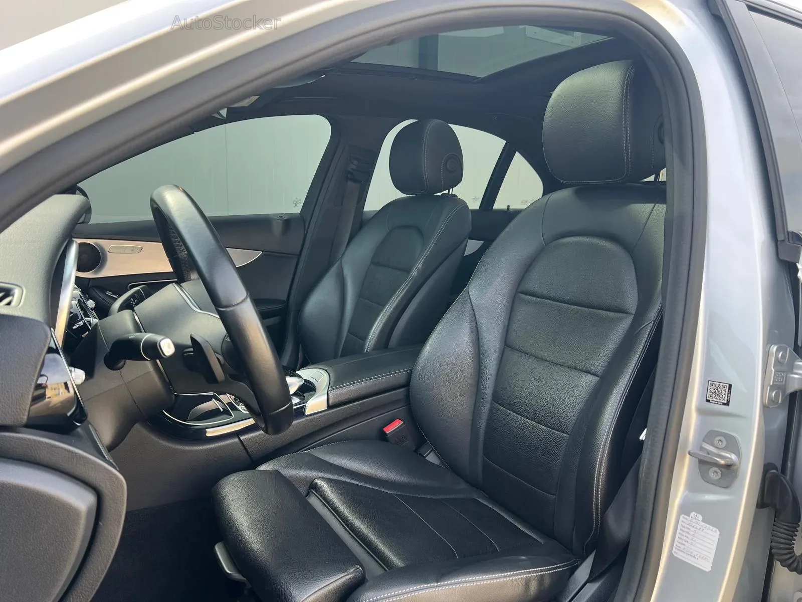Mercedes-Benz C-Class (2019) 11