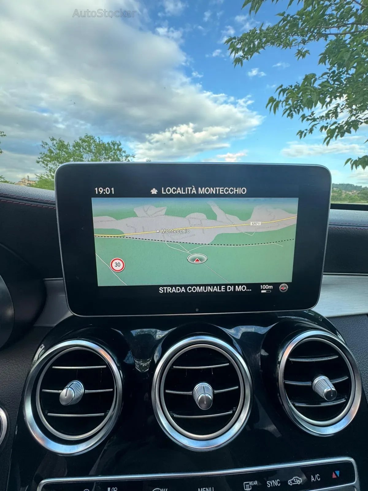 Mercedes-Benz C-Class (2016) 8