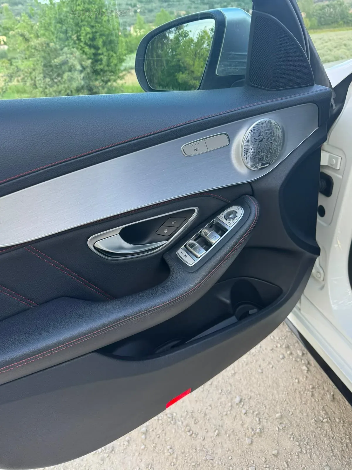 Mercedes-Benz C-Class (2016) 15