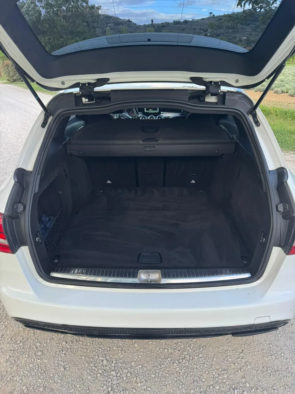 Mercedes-Benz C-Class (2016) 3