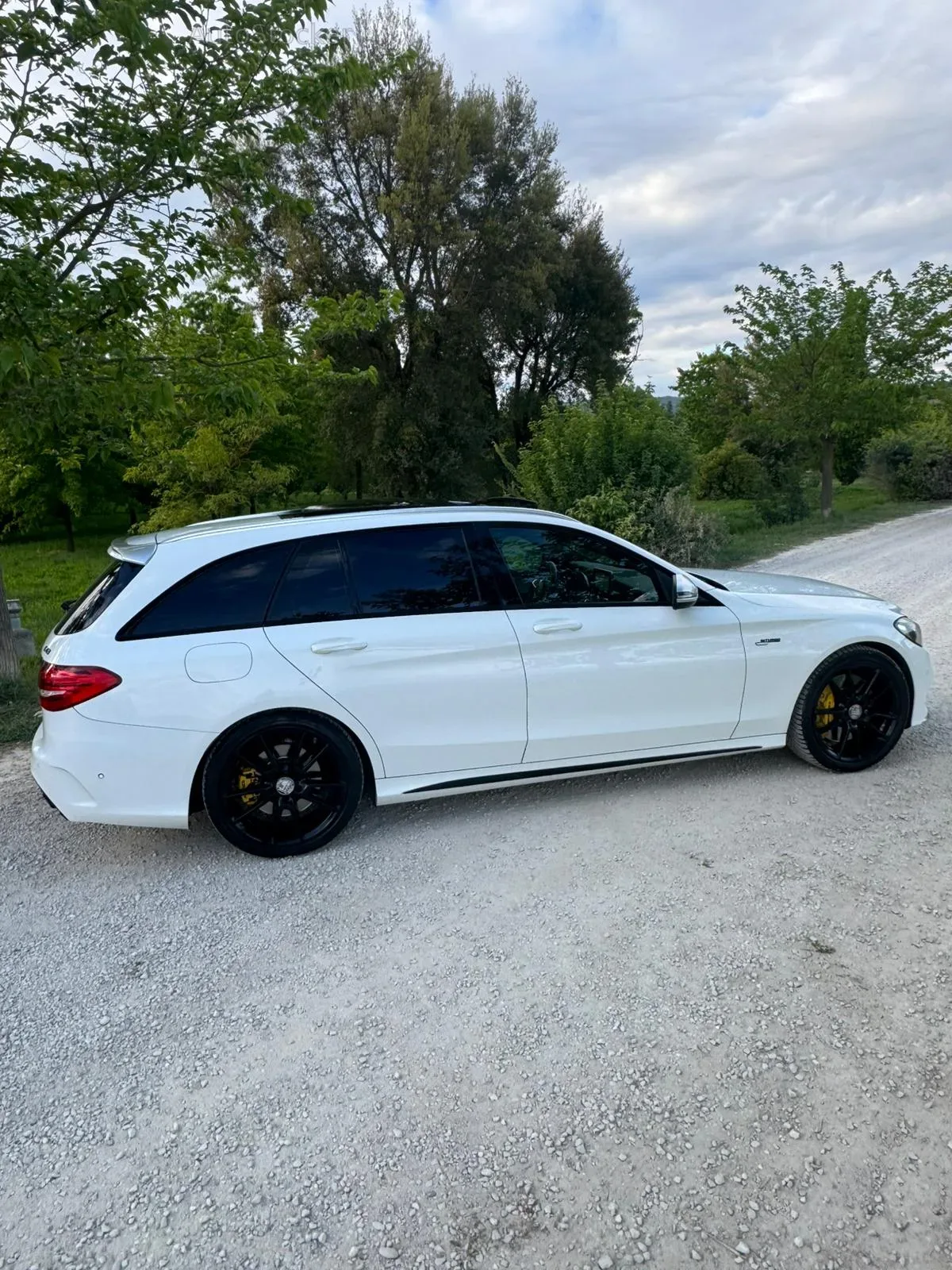 Mercedes-Benz C-Class (2016) 14