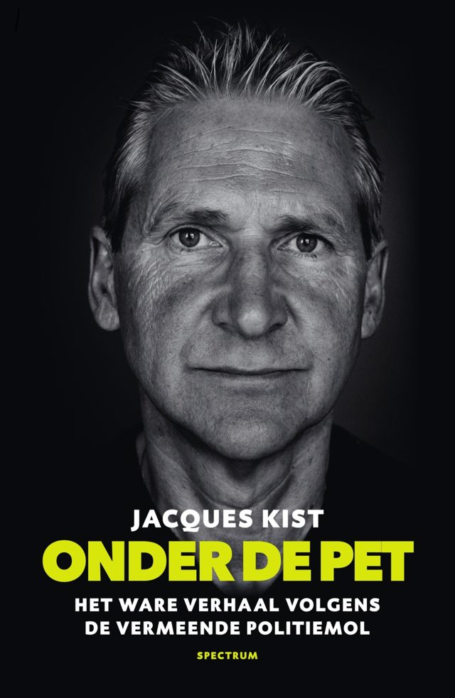 Omslag van ONDER DE PET
