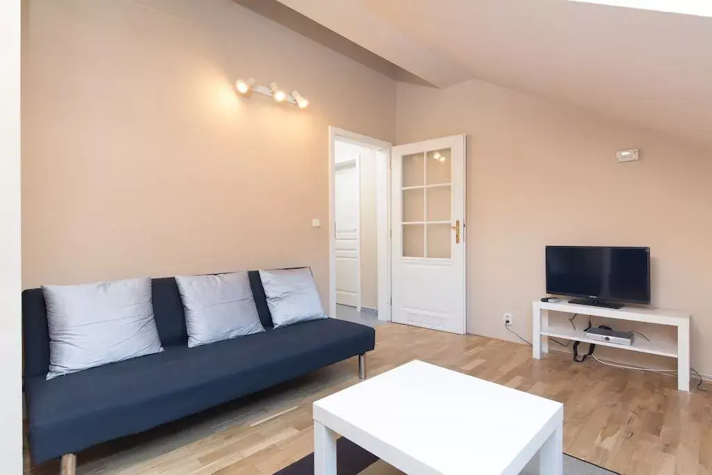 Photo 5 of Picasso Apartments