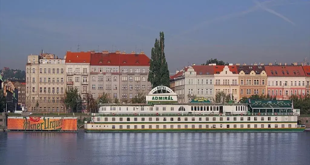 Botel Admirál Hotel, Praga Smíchov