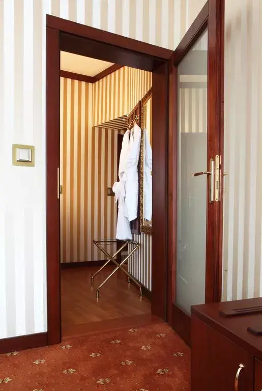 Photo 5 of Hotel Alfred
