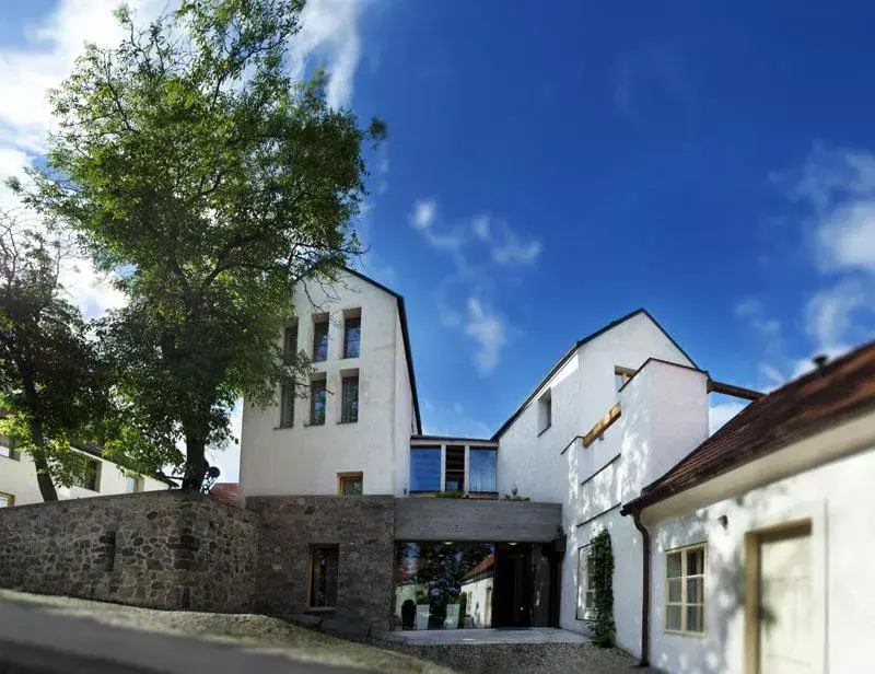 BELLEVUE HOTEL BENEŠOV, Benešov