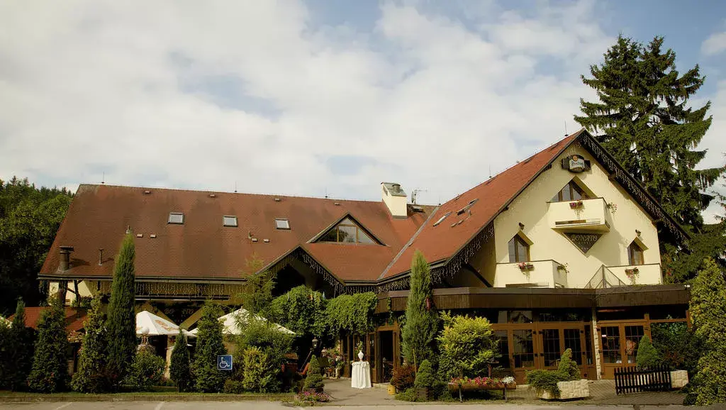 Hotel Bonato, Náchod Běloves
