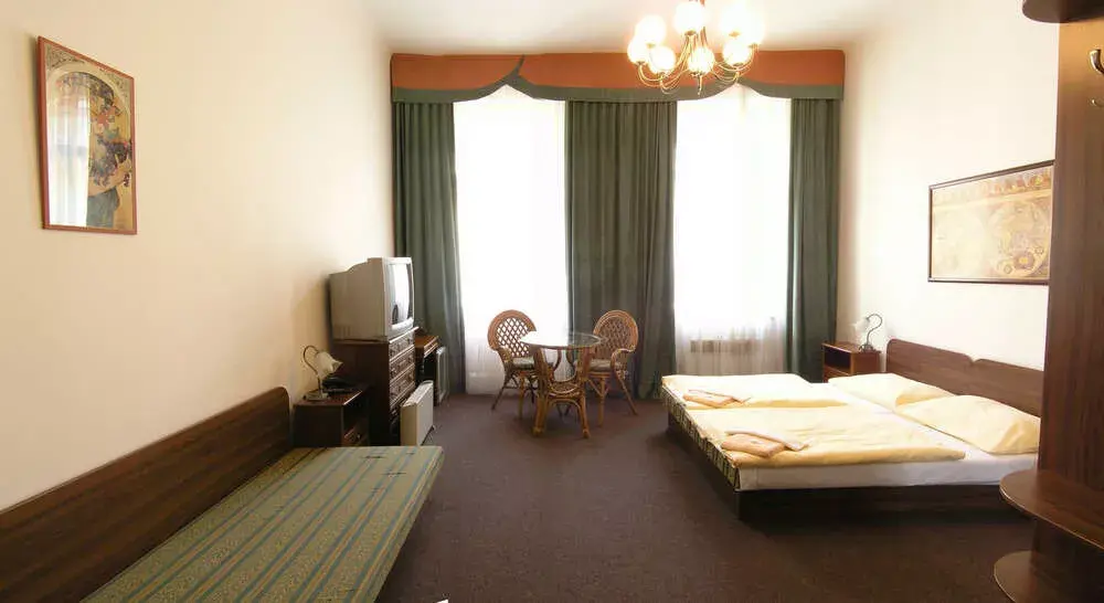 Photo 1