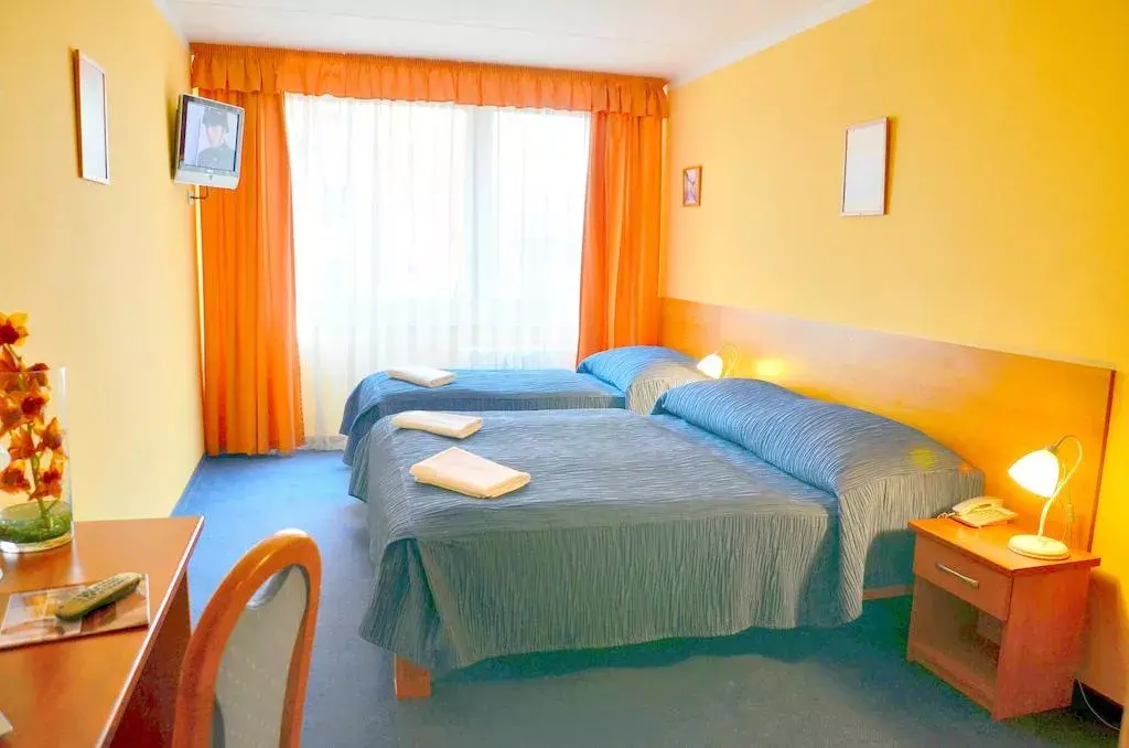 Hotel Bridge, Praha Černý Most