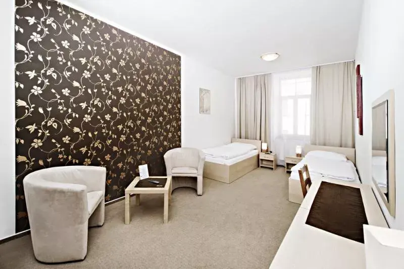 Photo 2 of HOTEL CYRO