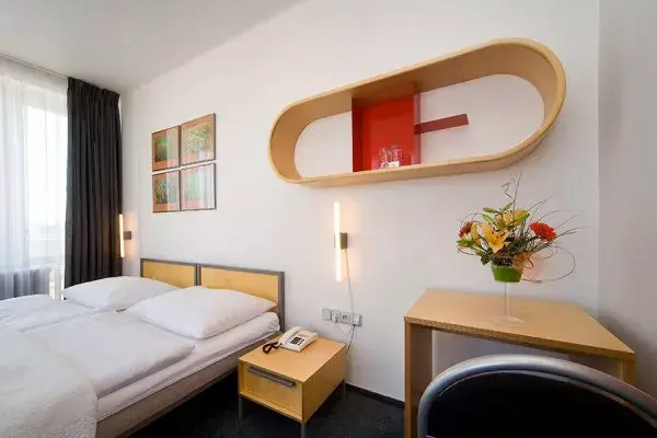 Photo 1