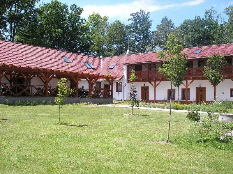 Červené Blato, Petříkov
