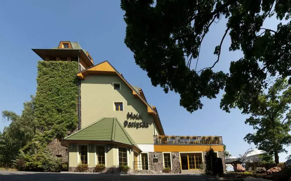 Hotel Partyzán, Chomutov