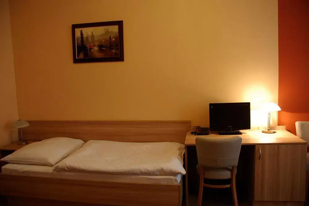 Photo 1