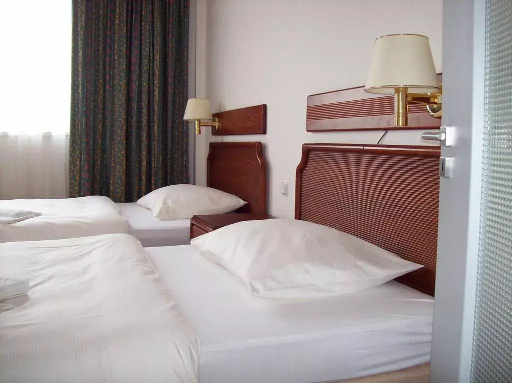 Hotel S-centrum Děčín , Děčín V-Rozbělesy