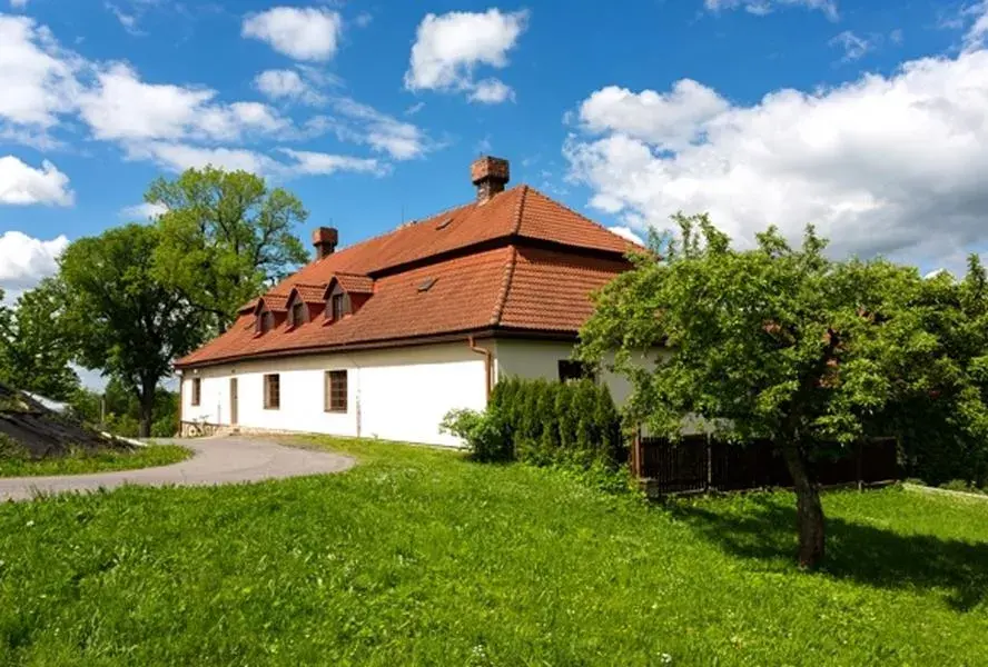 Hájenka Strakov, Strakov