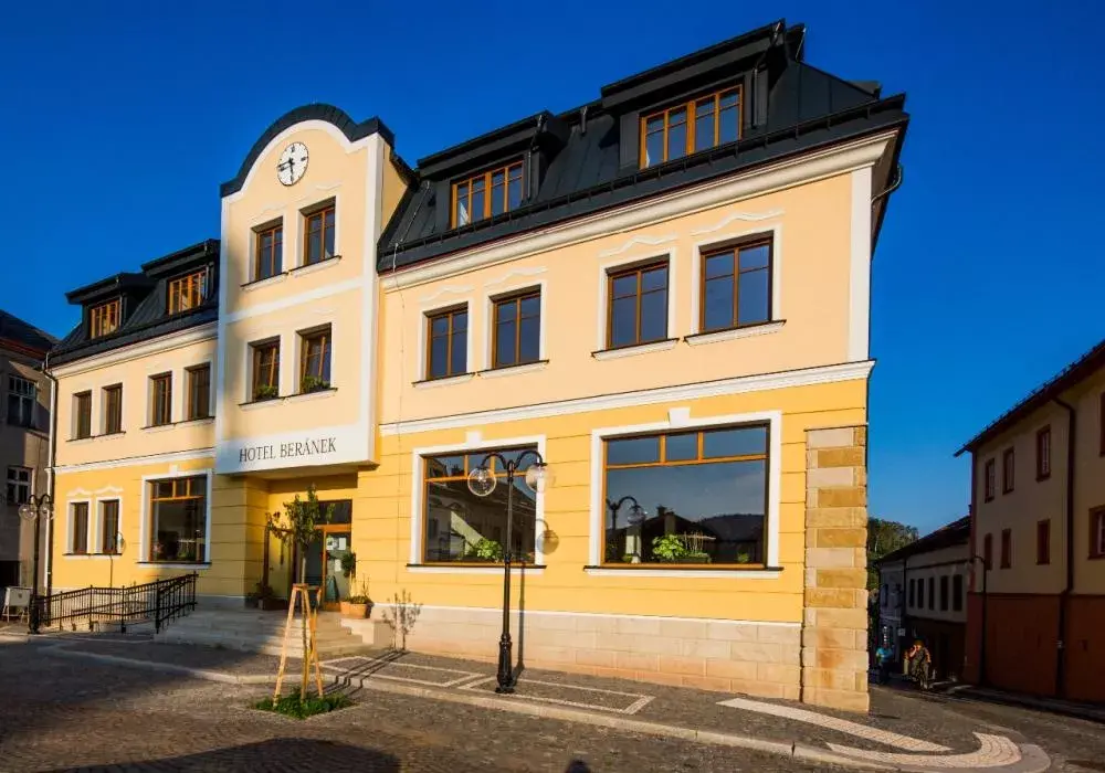Hotel Beránek Úpice, Úpice