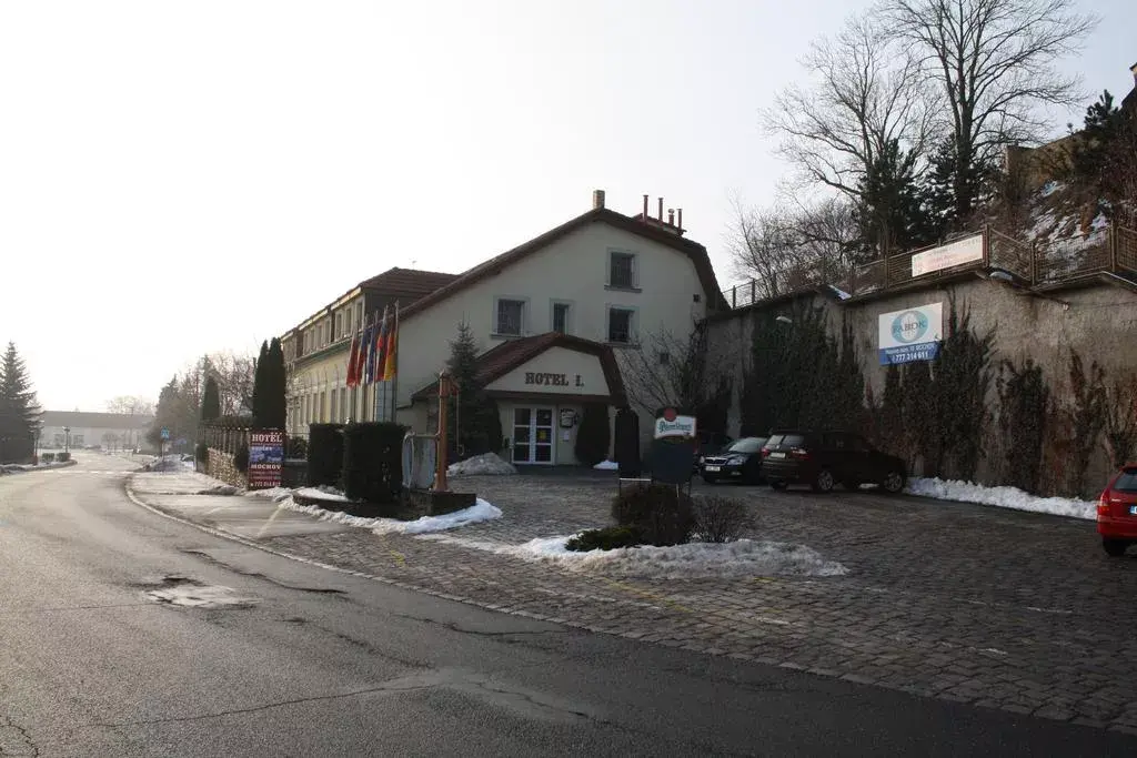 Hotel Bouček Mochov, Mochov
