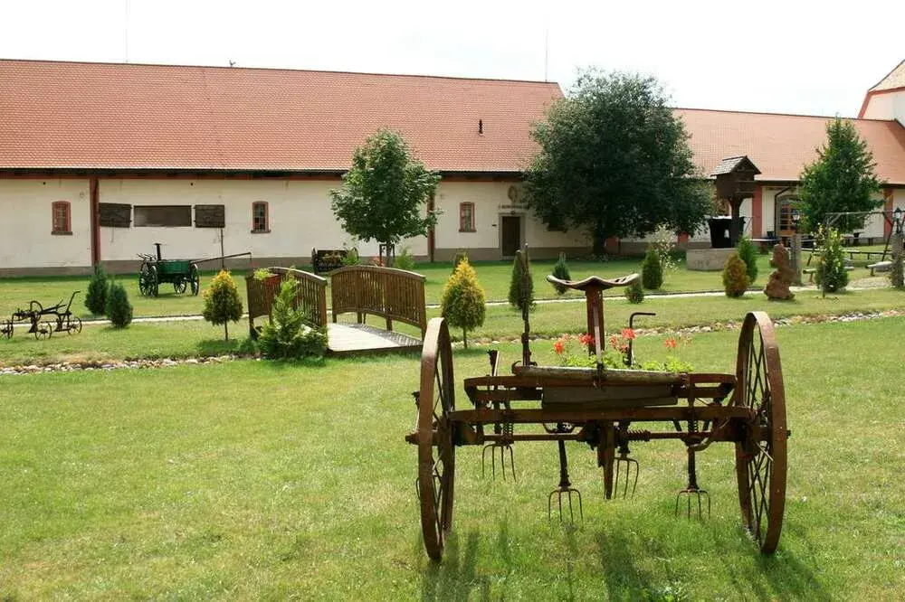 Photo 4 of Zámecký statek Býkov 