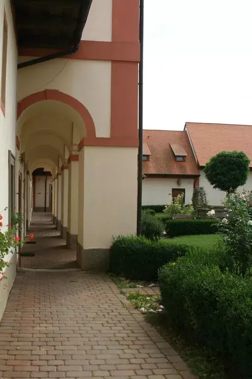 Photo 2 of Zámecký statek Býkov 