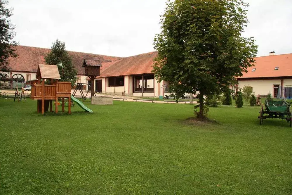 Photo 5 of Zámecký statek Býkov 