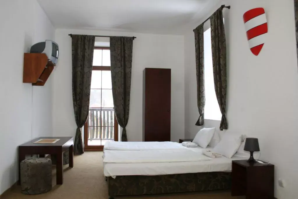 Photo 3 of Hotel Camelot