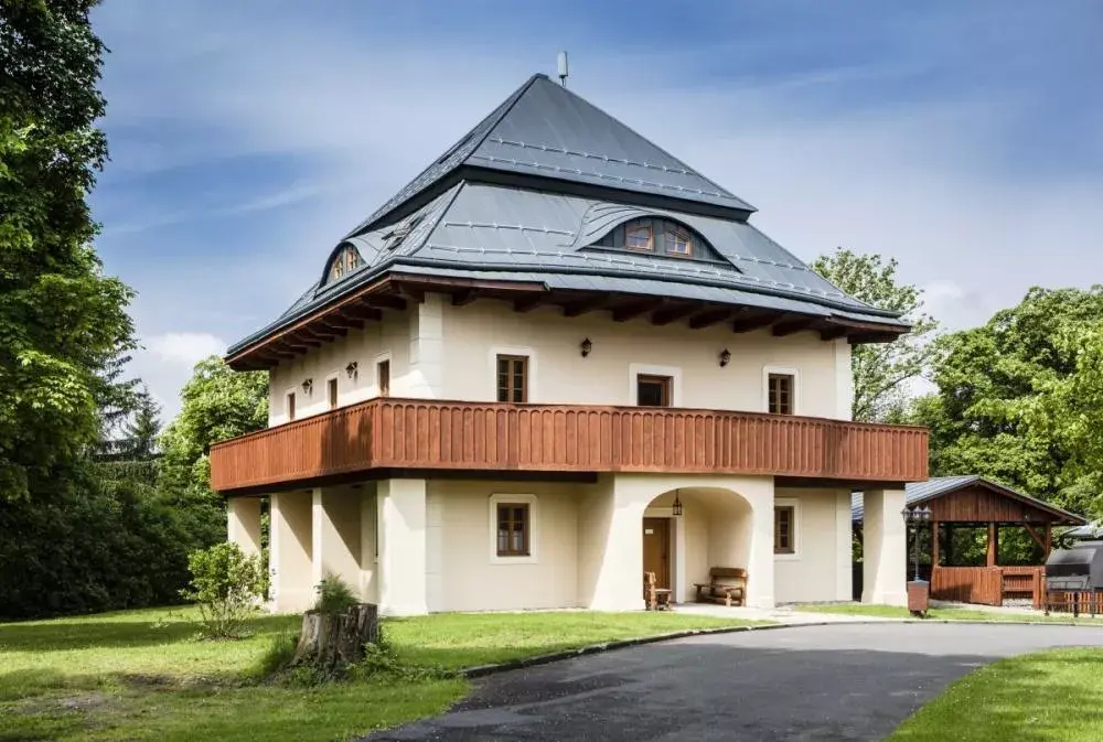 Photo 2 of Hotel Kristin Hrádek