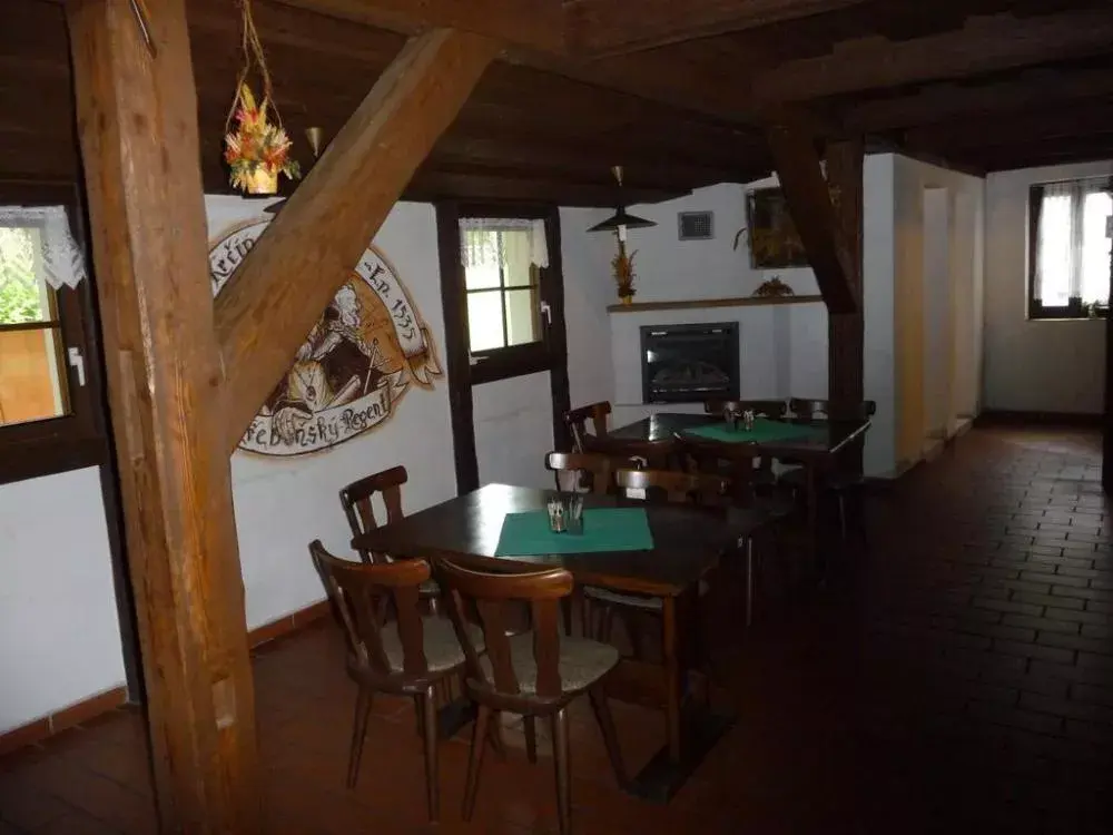 Photo 2 of Hotel Myslivna