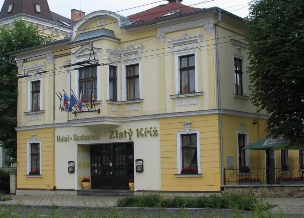 Hotel & Restaurace Zlatý Kříž