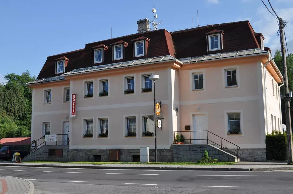 Hotel U Lázní