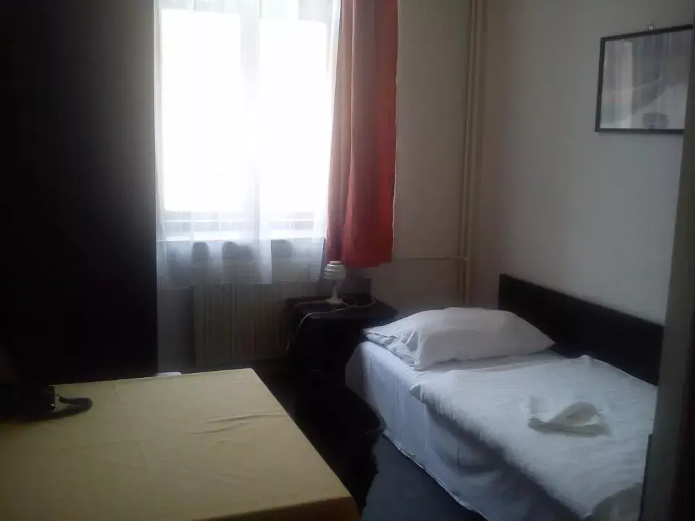 Photo 1