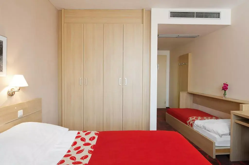 Photo 5 of Exe Iris Hotel