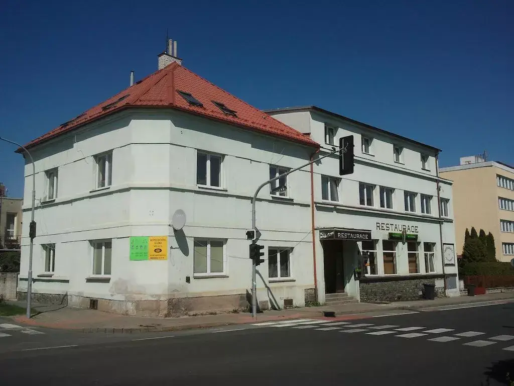 Penzion na 15 kopách, Kolín IV
