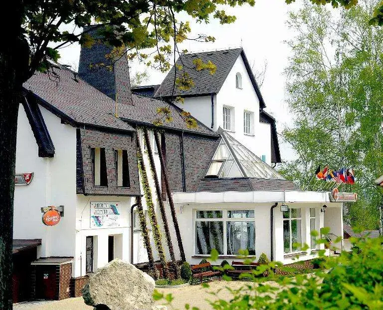 Lázeňský hotel Pyramida II, Franzensbad Slatina