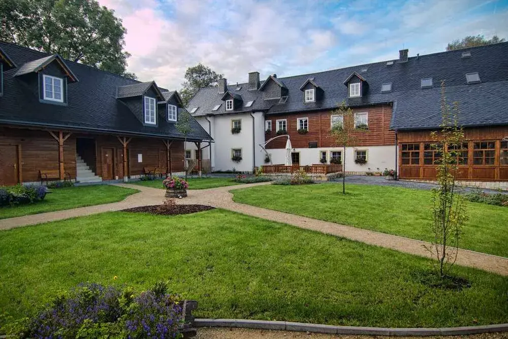Apartmány-Hotel Jítravský Dvorec