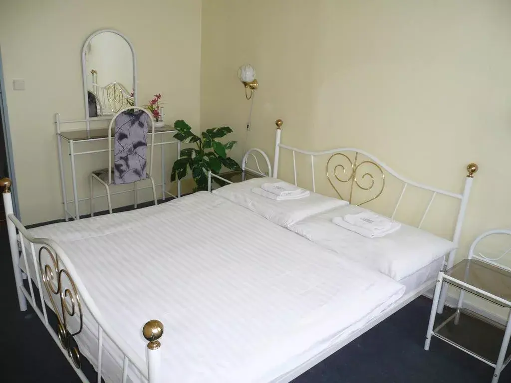 HOTEL LABE, Litomierzyce Předměstí