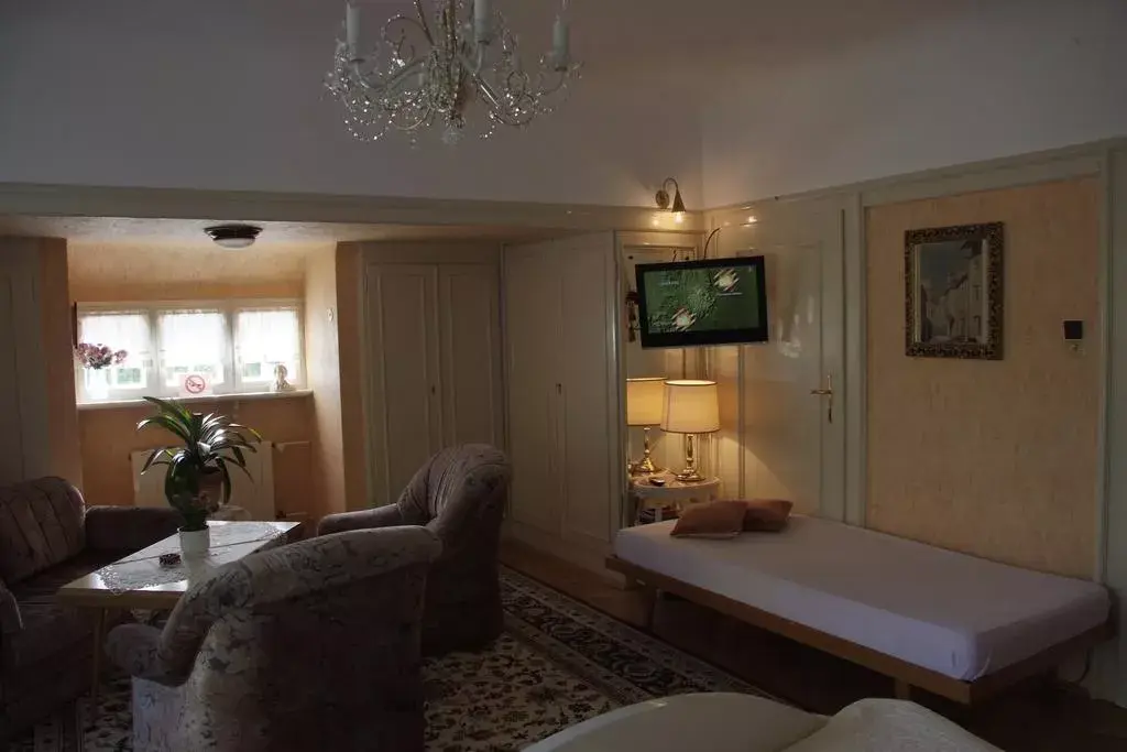 Photo 3 of George pension