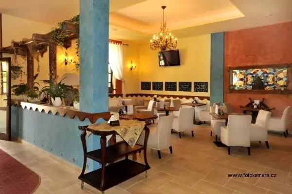 Hotel NAUTICO, Most