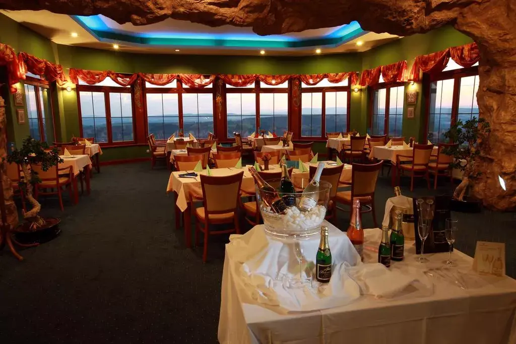 Wellness Hotel Vyhlídka, Náchod