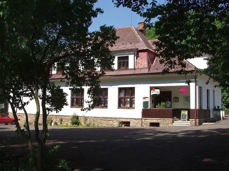 Photo 1