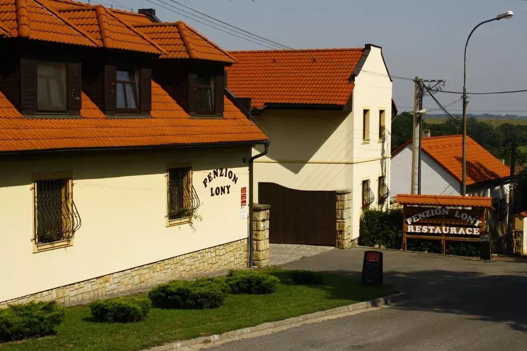 Photo 2 of HOTEL LONY