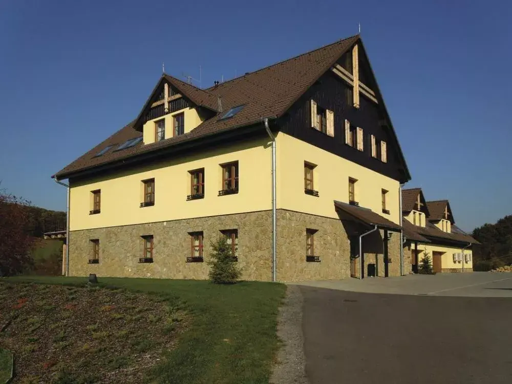 Penzion Malovaný, Osvětimany